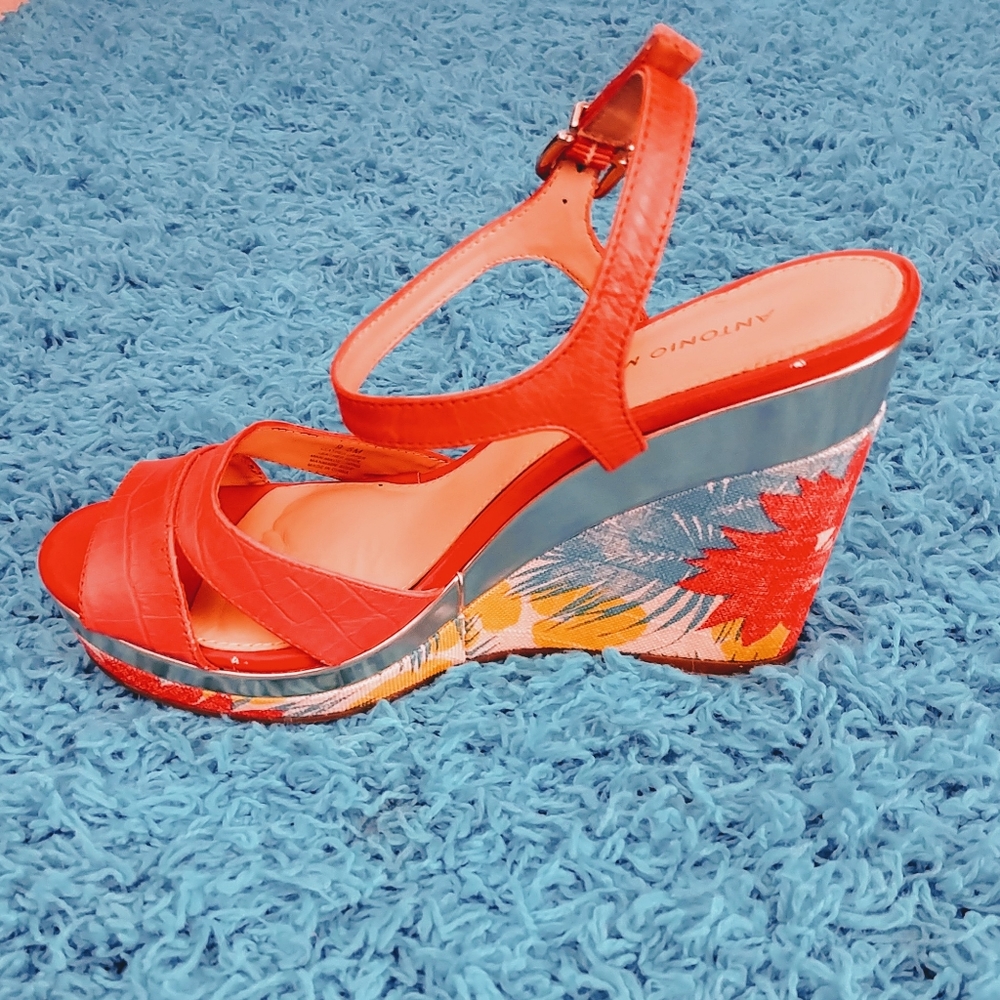 Antonio Melani- Sandals. Wedge shape. Multi-color